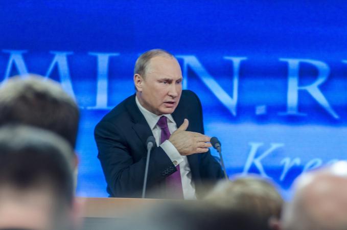 Президент рф Володимир Путін підписав закон, який вводить в країну 10-відсотковий податок на надприбуток для великих компаній.