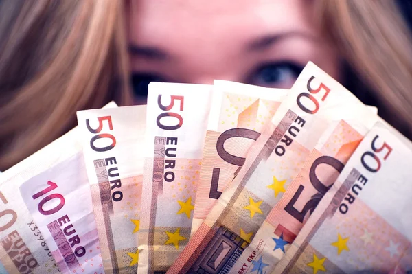 10 августа европейская валюта прибавила 10 копеек.