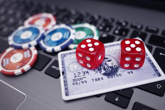 Верховная Рада возобновила ставки налога 18% на валовой игровой доход (GGR) онлайн-казино.
