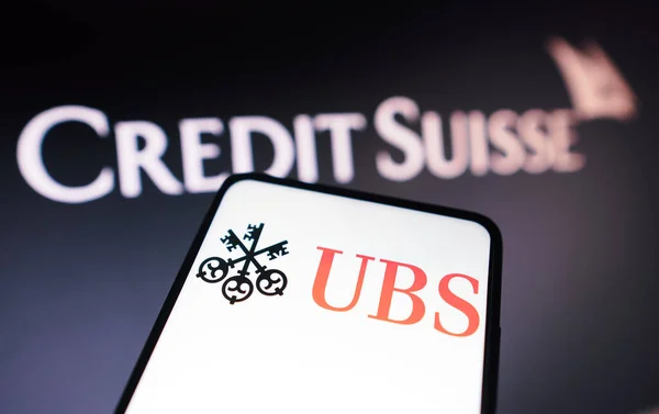 Арбитражный суд Москвы арестовал активы швейцарских банков UBS и Credit Suisse, запретив им пользоваться акциями и долями в российских «дочках».