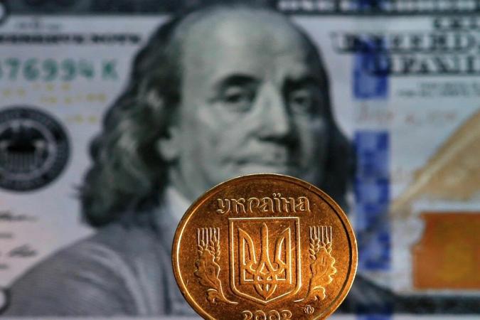Несмотря на очень неспокойные дни и ночи из-за российских обстрелов территории Украины, в целом, неделя на валютном рынке прошла двояко.