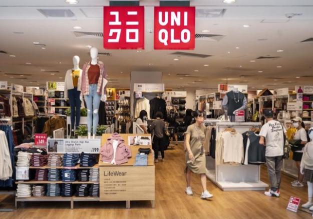 Японська мережа одягу Uniqlo відмовилася від оренди приміщень для всіх своїх російських магазинів.