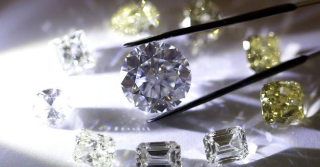 Ціни на один із найпопулярніших видів необроблених алмазів у світі швидко падають, а їхня частка на ринку зменшується.
