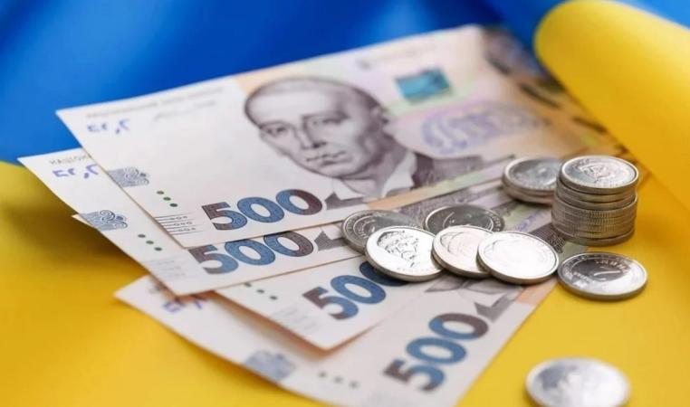 Упродовж восьми місяців 2023 року уряд України залучив від розміщення ОВДП на аукціонах понад 360 млрд грн в еквіваленті: 253 868,2 млн грн, $2 191,2 млн та 660,9 млн євро.