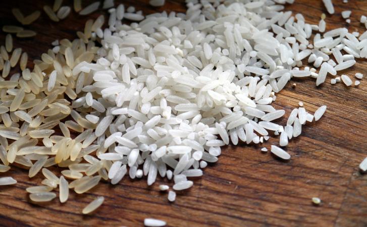 Индекс мировых цен на рис с июля этого года вырос на 9,8%, достигнув 15-летнего максимума, отражающего перебои в торговле после запрета экспорта белого риса по Индии.
