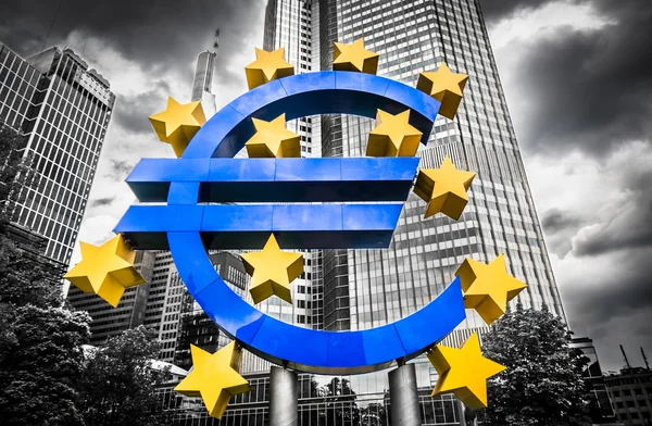 Європейський центральний банк (ЄЦБ) очікує, що інфляція в єврозоні наступного року залишиться вище 3%, що посилює аргументи на користь десятого поспіль підвищення процентної ставки.