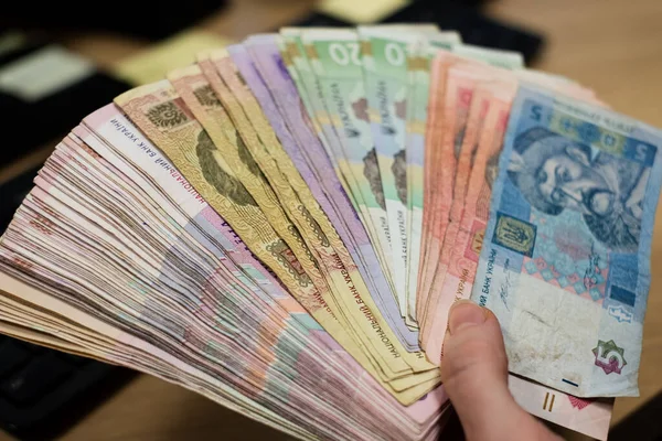 Неплатежеспособные банки, находящиеся в управлении Фонда гарантирования вкладов физических лиц, в августе 2023 направили на погашение требований своих кредиторов 554,8 млн грн.