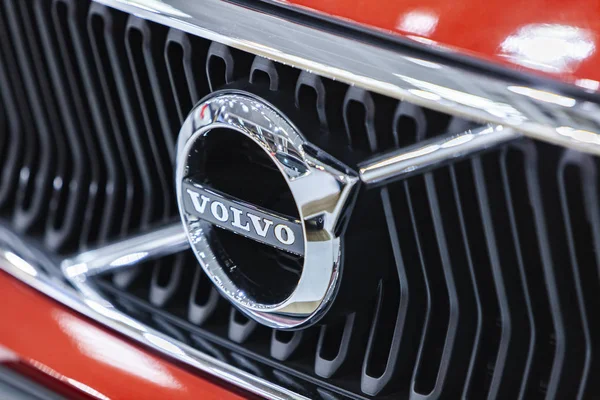 Шведський автомобільний виробник Volvo Cars заявив, що припинить виробництво будь-яких дизельних моделей, що залишилися, до початку 2024 року, оскільки компанія прямує до того, щоб стати виробником повністю електричних автомобілів.