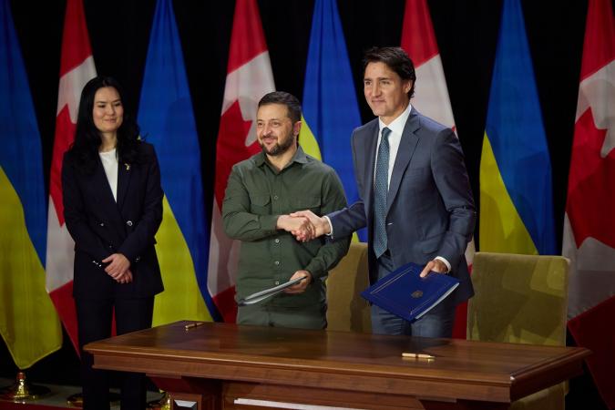 Президент України Володимир Зеленський та канадський прем'єр-міністр Джастін Трюдо підписали оновлену Угоду про вільну торгівлю між Україною та Канадою.