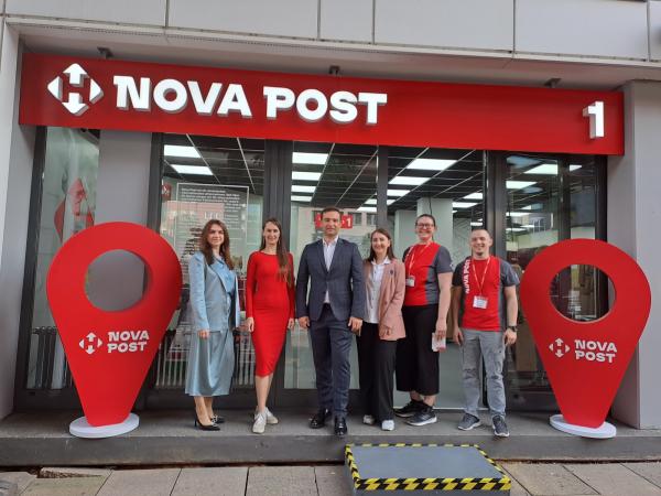 Перше відділення у Гамбурзі та вже третє відділення Nova Post у Німеччині.