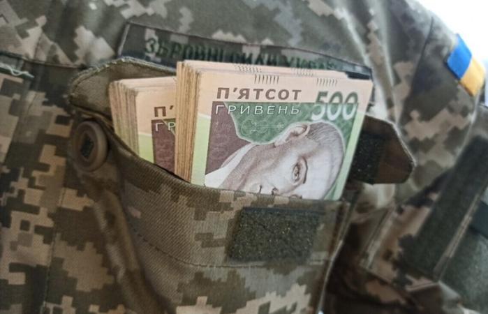 Министерство обороны Украины увеличивает перечень военнослужащих, получающих дополнительное вознаграждение.