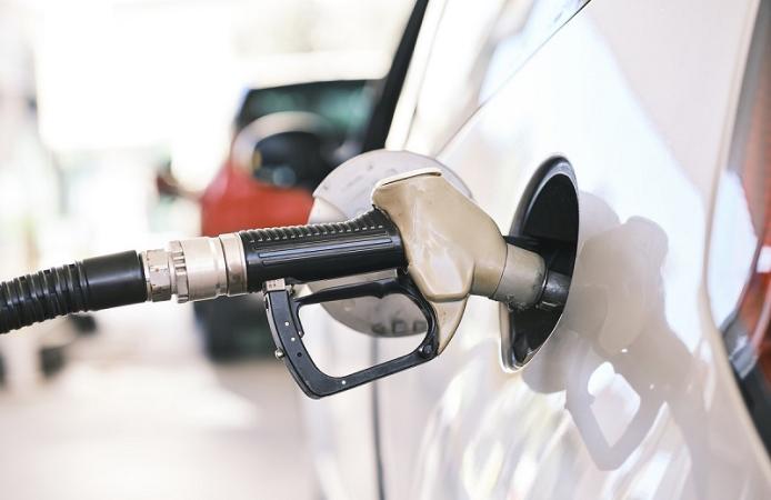 За неделю, 30 сентября-6 октября, средняя цена по стране на бензин марки А-95 выросла на 0,30 грн/л и составила 55,41 грн/л, бензин А-95+ подорожал на 0,26 грн/л.