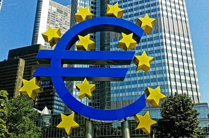 Европейский центральный банк (ЕЦБ) в четверг, 26 октября, оставил учетную ставку неизменной — на уровне 4,5%.