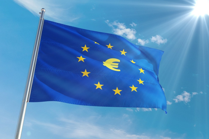 Экономика стран еврозоны в третьем квартале 2023 года снизилась на 0,1% по сравнению с предыдущим тремя месяцами.