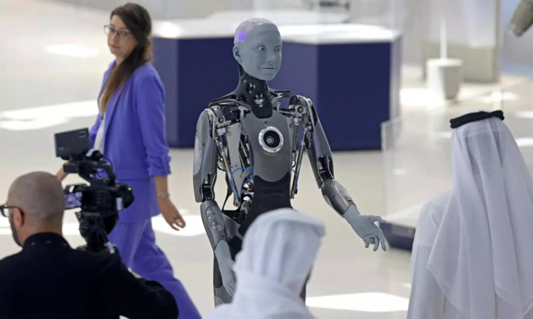 КНР планує найближчими роками розпочати виробництво людиноподібних роботів та стати світовим лідером у робототехніці.