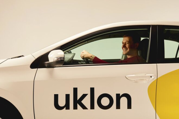 Uklon запустил новый класс «Экспресс», эти авто имеют право ездить по полосе для маршрутных транспортных средств.
