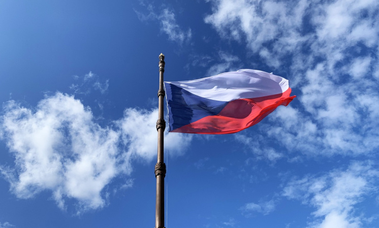 Уряд Чехії в середу, 15 листопада, підтримав пропозицію міністра закордонних справ країни Яна Ліпавського щодо замороження всіх російських державних активів.