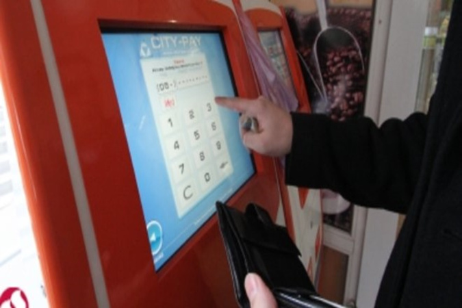 Небанківські платіжні термінали впроваджують нову ідентифікацію людей та ретельніший моніторинг не тільки відправників готівки, а й отримувачів коштів.