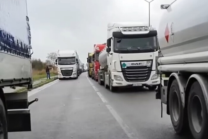 Один день забастовки польских перевозчиков на польско-украинских пунктах пропуска в среднем стоит одной компании 1 млн грн.
