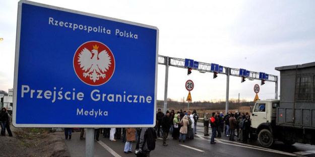 В пункте пропуска «Шегини» затруднено движение грузового транспорта из-за блокировки движения на территории Польши.
