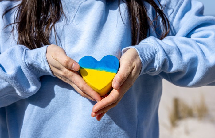 49% опрошенных украинских женщин, которые находятся за границей, хотят остаться учиться в стране пребывания, 50% рассматривают возможность учиться в Украине.