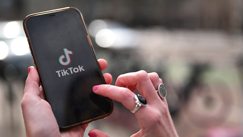 Компанія ByteDance, яка є власником соцмережі TikTok, пропонує викупити у інвесторів акції на $5 млрд за нижчою ціною, що була торік.