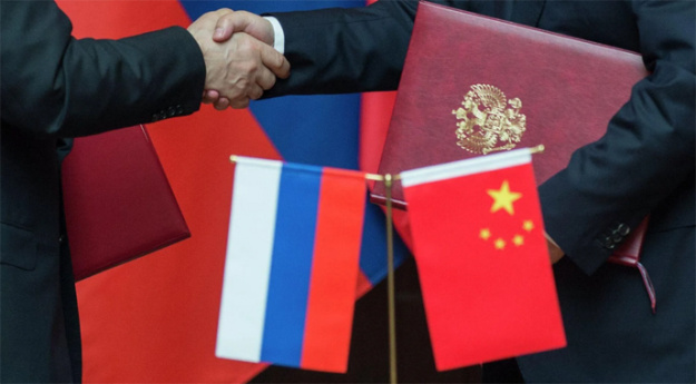 Китай продовжує стрімко нарощувати торгівлю з росією.