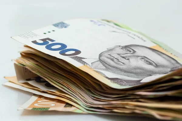 Національний банк України встановив на 21 грудня 2023 року офіційний курс гривні на рівні 37,5516 грн/$.