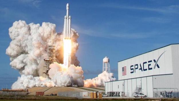 Аерокосмічна компанія американського мільярдера Ілона Маска Space Exploration Technologies Corp. (SpaceX) залучила $750 млн у рамках чергового інвестраунду.