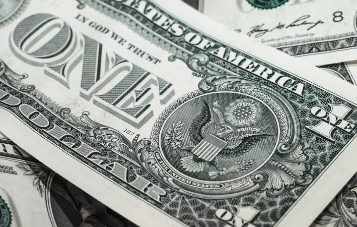 США, ймовірно, досягнуть встановленого ліміту державного боргу в $31,4 трлн 19 січня 2023 року, що змусить міністерство фінансів вжити надзвичайних заходів щодо управління грошовими коштами, які можуть запобігти дефолту до початку червня.