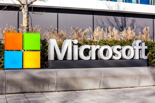 Microsoft Corp может объявить сегодня о новой волне увольнений, пишут американские СМИ.