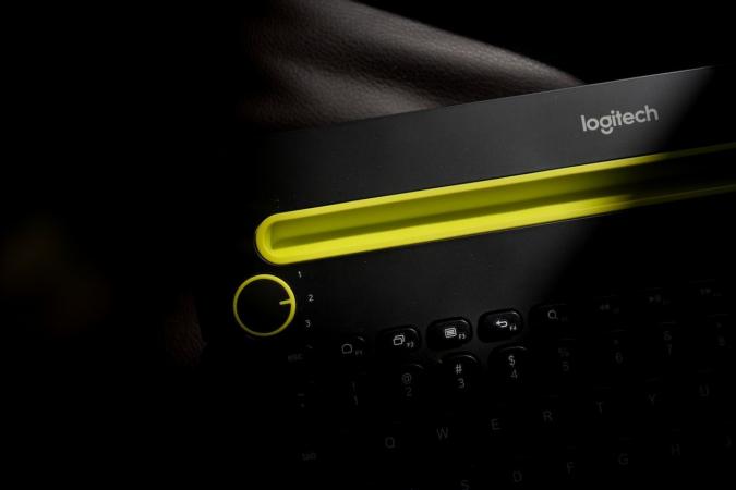 У третьому кварталі продажі виробника комп'ютерної техніки Logitech International впали на 22%.