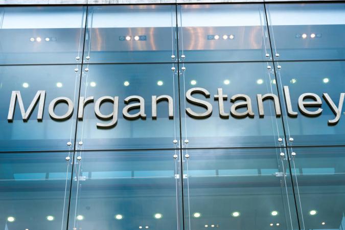 Morgan Stanley наложил финансовые штрафы на сотрудников банка, использовавших для рабочих переписок платформы обмена сообщениями, такие как WhatsApp.