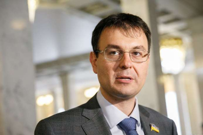 Голова Комітету Верховної Ради з питань фінансів, податкової та митної політики Данило Гетманцев спростував інформацію про податок 18% за перекази з картки на картку.