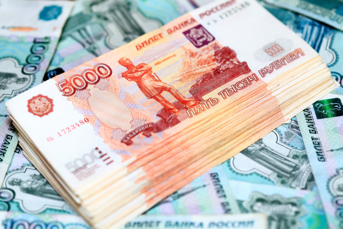 Російський рубль за підсумками 2023 року увійшов до трійки найслабших валют країн, що розвиваються.