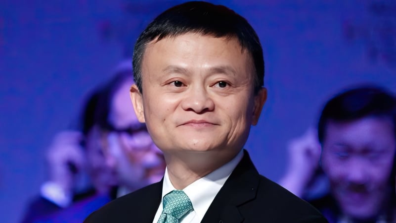Самый известный предприниматель Китая Джек Ма, после конфликта с властями отошедший в тень, но он понемногу скупает акции своей компании Alibaba, считая, что у нее есть потенциал.