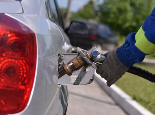 Автомобільний газ у мережах АЗС за січень здешевшав на 2,45 гривні, або 8,2%, до 27,38 грн/л.