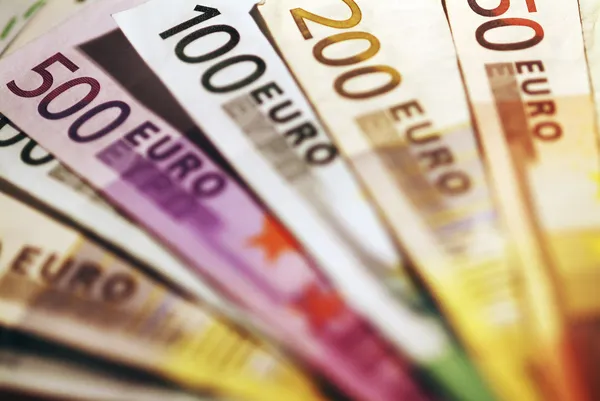 Уряд Чехії, як і очікувалося, не визначив дату вступу країни до єврозони і не став ухвалювати рішення щодо запровадження механізму обмінного курсу ERM II, який передує переходу на єдину європейську валюту.