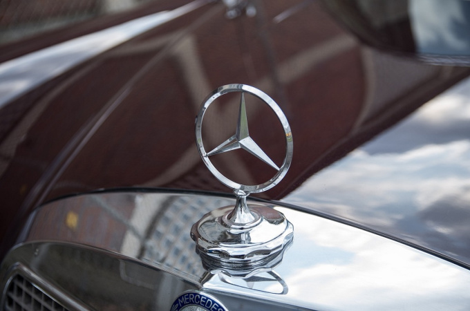 Mercedes-Benz Group AG предупреждает, что электромобили будут оставаться дороже автомобилей с двигателями внутреннего сгорания в течение многих лет.