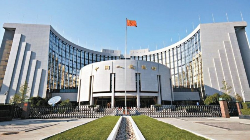 Народний банк Китаю знижує іпотечні ставки, помʼякшуючи свою політику з надією на стимулювання економічного відновлення.
