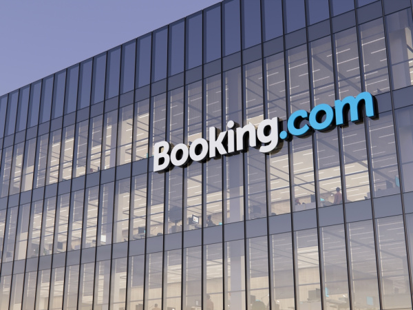 Акції Booking Holdings падають на тлі невтішного прогнозу щодо туристичних бронювань.