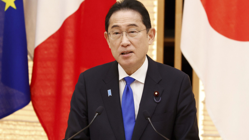 Прем'єр-міністр Японії Фуміо Кісіда оголосив про намір запровадити додаткові санкції щодо російських громадян та організацій, висловлюючи тим самим солідарність із рішенням країн-учасниць G7.