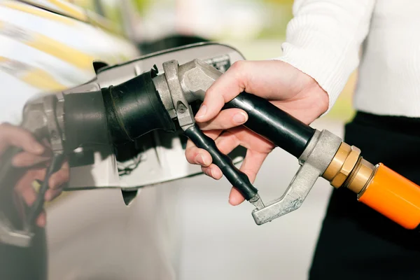 Скраплений автомобільний газ у період з 23 по 26 лютого у мережах АЗС здорожчав у середньому на 27 копійок — до 27,87 грн/л.
