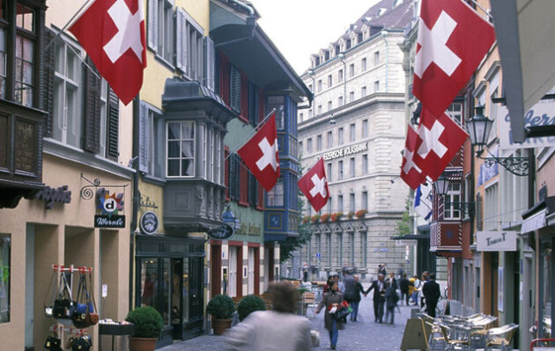 У швейцарському місті Цюрих понад 30 тисяч міських службовців отримали подвійну зарплату, але це виявилось помилкою.