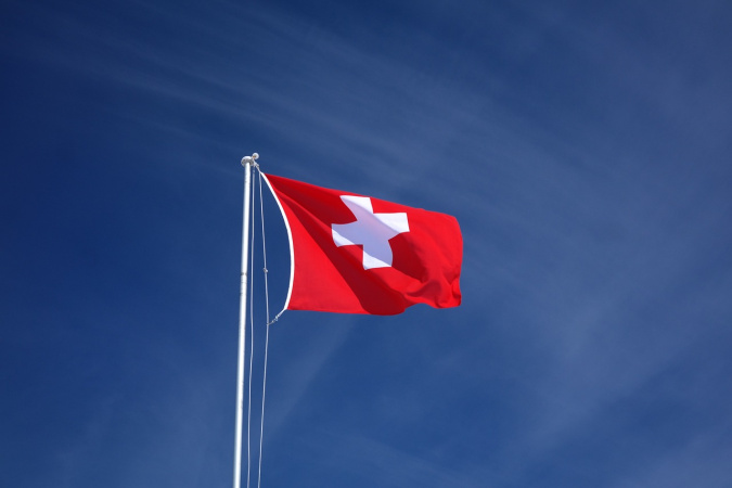 Швейцария решила присоединиться к 13-му пакету санкций Европейского союза против россии, в который вошли 106 физических и 88 юридических лиц.