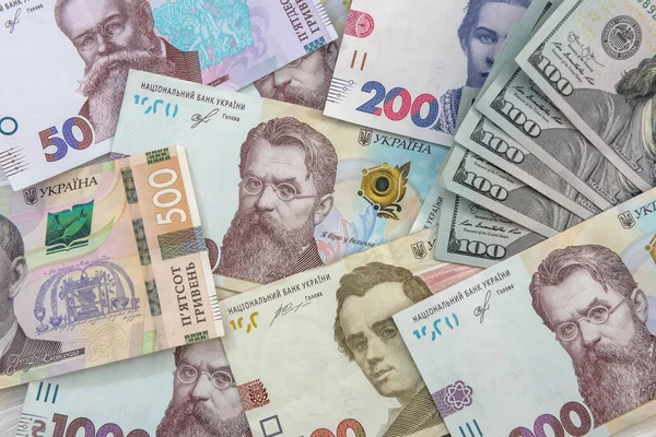 В течение двух месяцев 2024 года правительство Украины привлекло от размещения ОВГЗ на аукционах 34 845,2 млн грн, $477,3 млн и 514,2 млн евро.