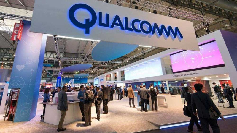 Телекомунікаційна компанія Qualcomm, яка представлена на фондовому ринку США, підвищила дивіденди з $0,80 до $0,85 на звичайну акцію.