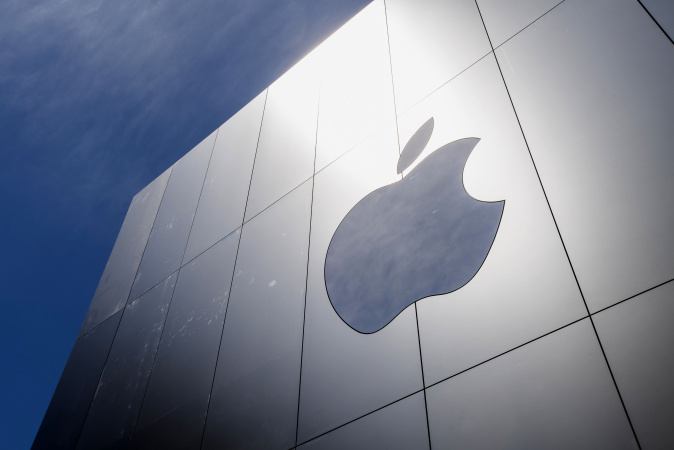 Apple дозволить компанії Epic запустити власний магазин додатків для iPhone в регіоні.