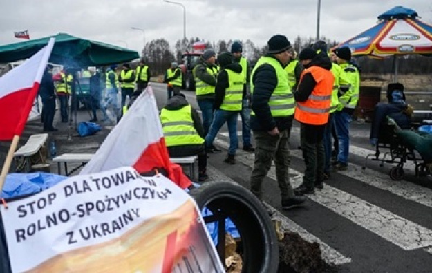 По состоянию на 11 марта польские фермеры продолжают блокировать польско-украинскую границу по пяти направлениям.