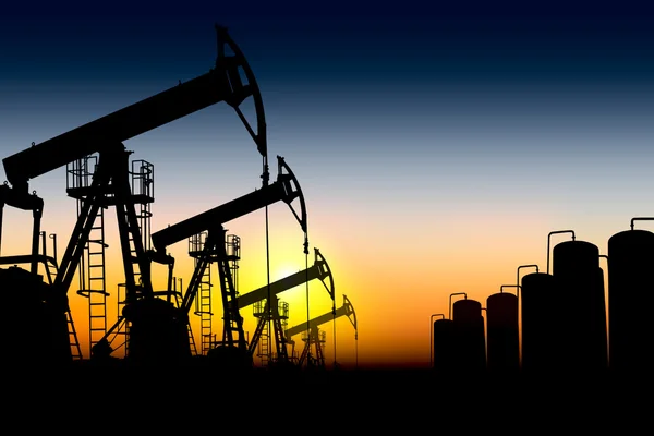 Добыча сырой нефти в США лидирует в мировой добыче шестой год подряд с рекордным средним объемом 12,9 млн баррелей в день.